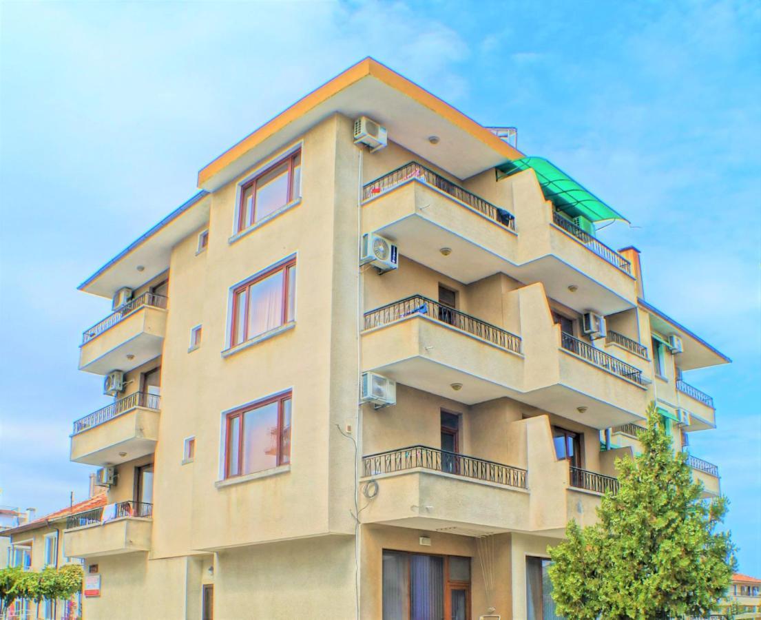 אובזור Chrystal Guest House מראה חיצוני תמונה