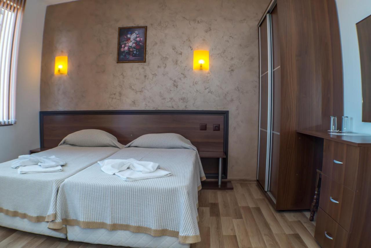 אובזור Chrystal Guest House מראה חיצוני תמונה