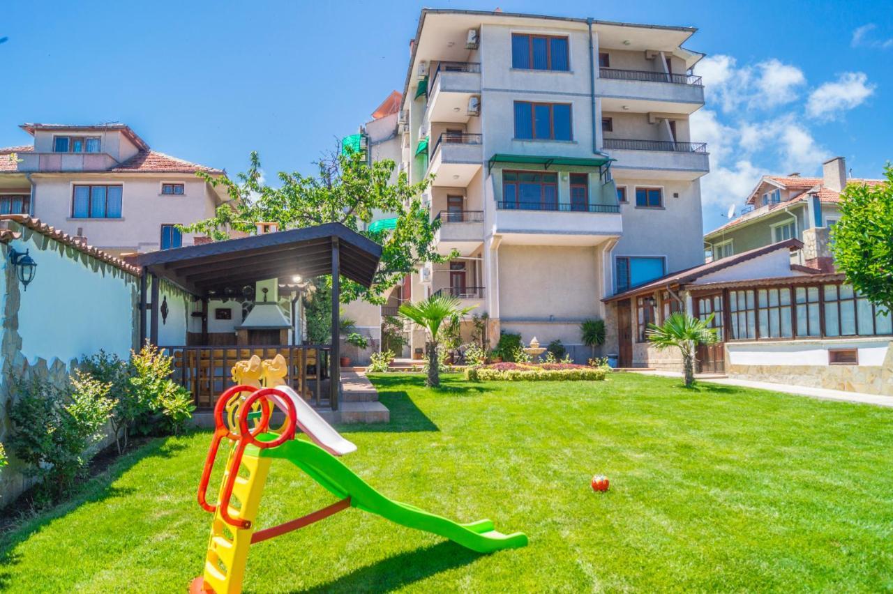 אובזור Chrystal Guest House מראה חיצוני תמונה
