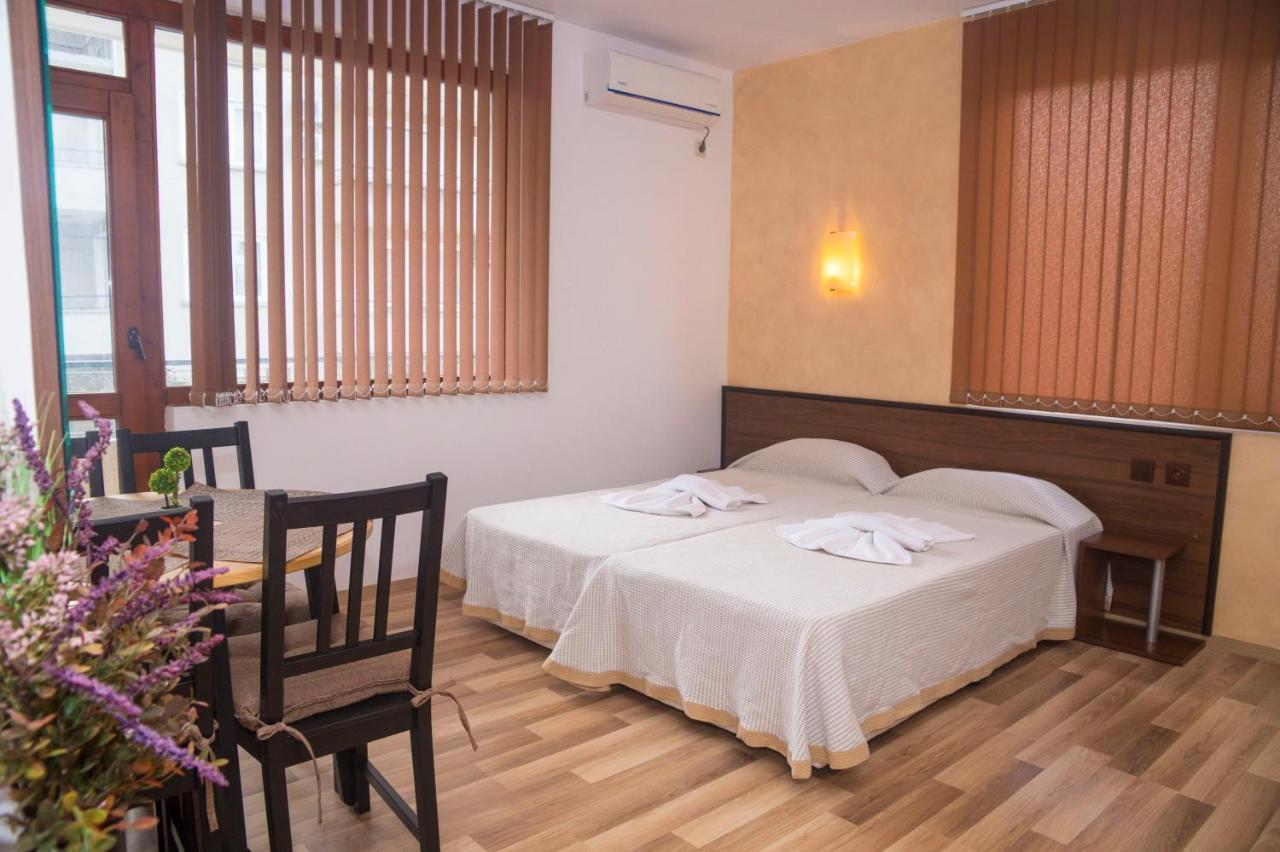 אובזור Chrystal Guest House מראה חיצוני תמונה
