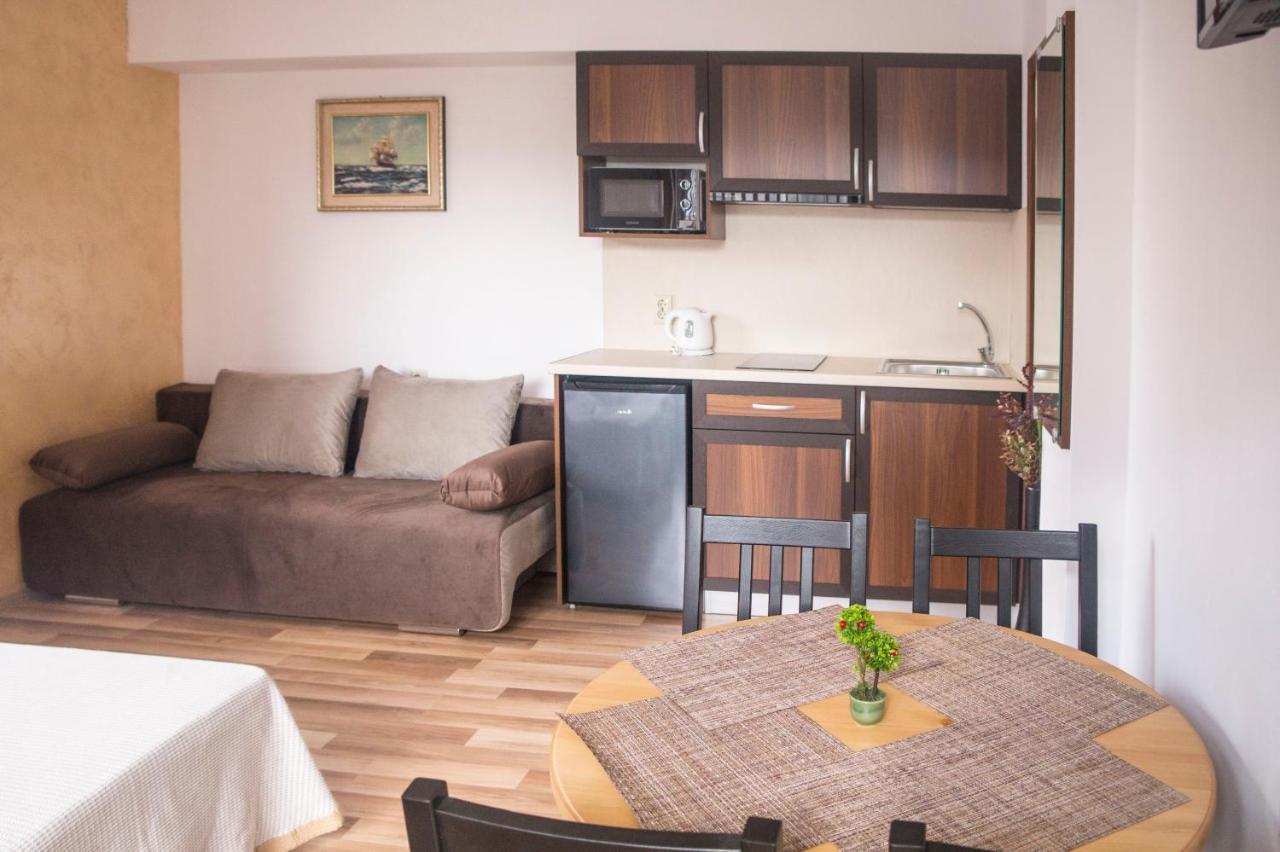 אובזור Chrystal Guest House מראה חיצוני תמונה