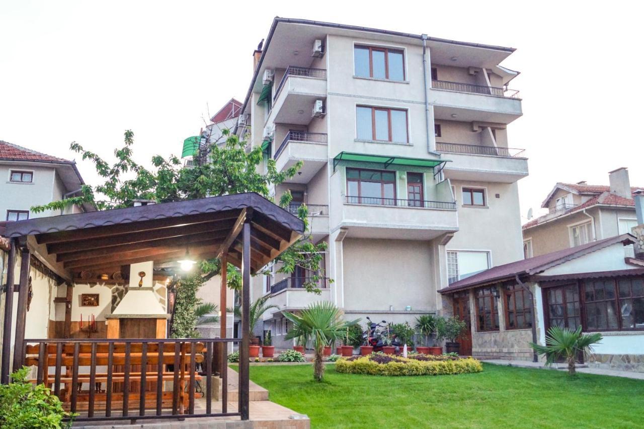 אובזור Chrystal Guest House מראה חיצוני תמונה