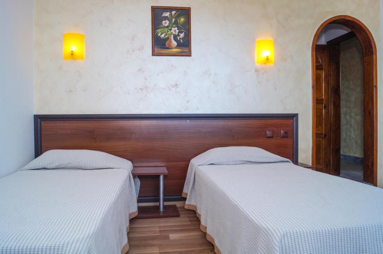 אובזור Chrystal Guest House מראה חיצוני תמונה