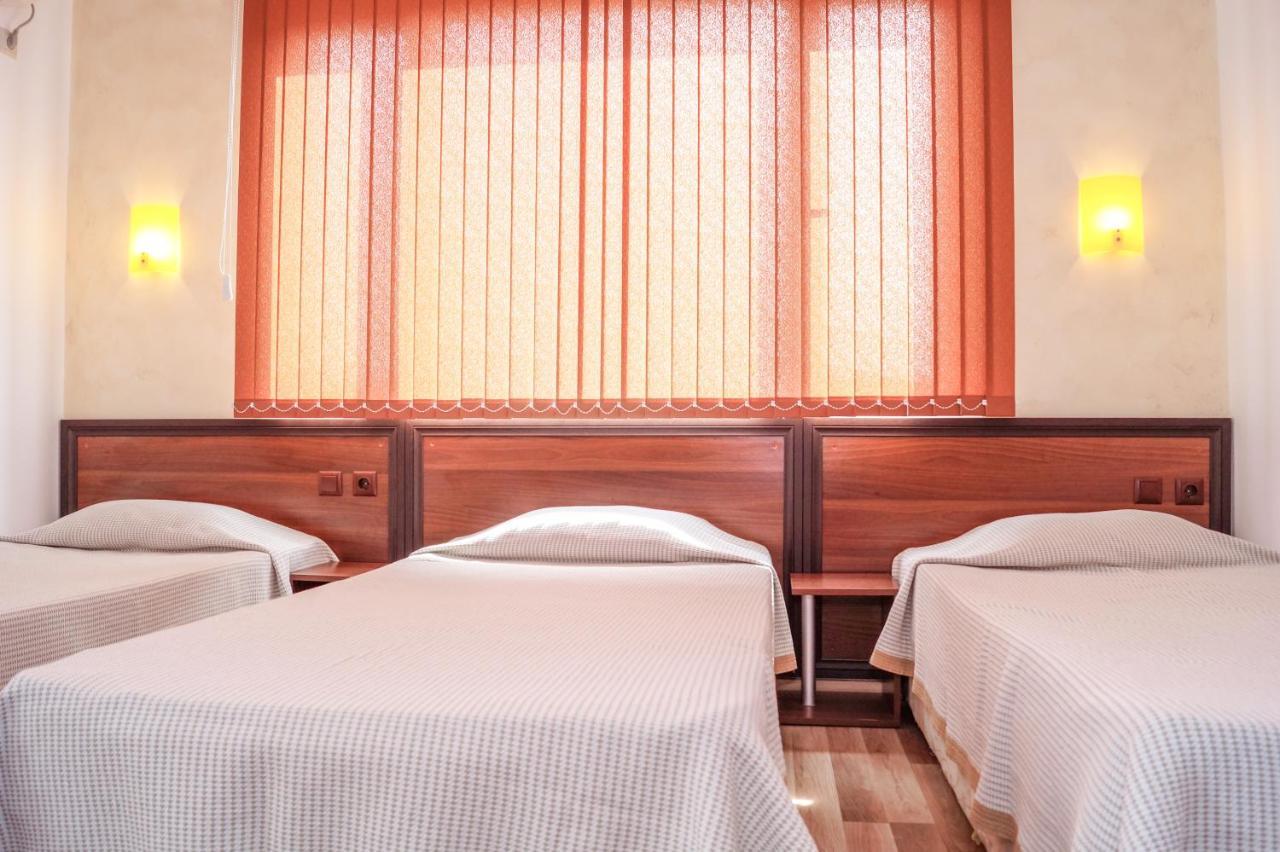 אובזור Chrystal Guest House מראה חיצוני תמונה
