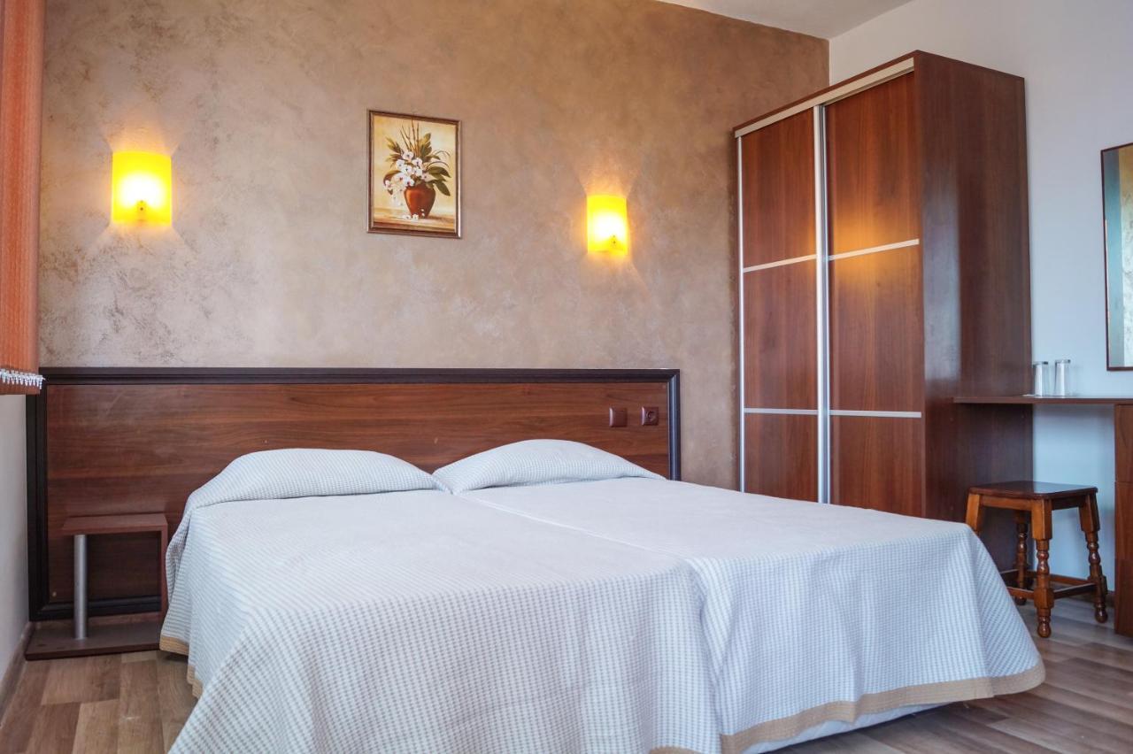 אובזור Chrystal Guest House מראה חיצוני תמונה